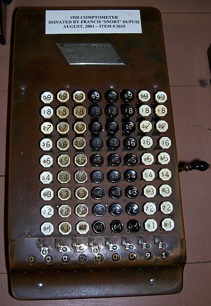 File:Comptometer1920Model.jpg