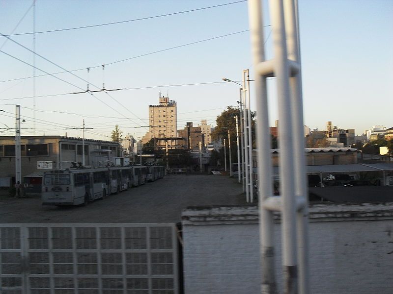 File:Depósito trolebuses Córdoba.JPG