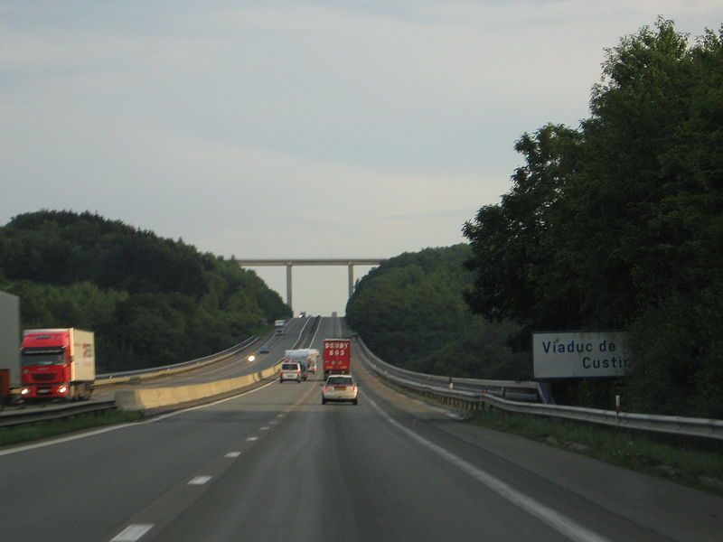 File:E411 viaduc.jpg