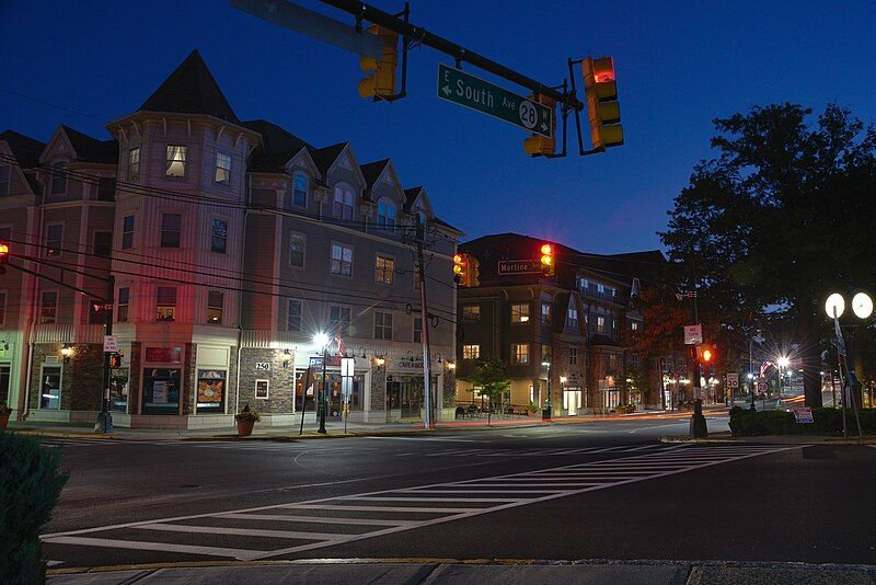 File:FanwoodDowntownNight.jpg