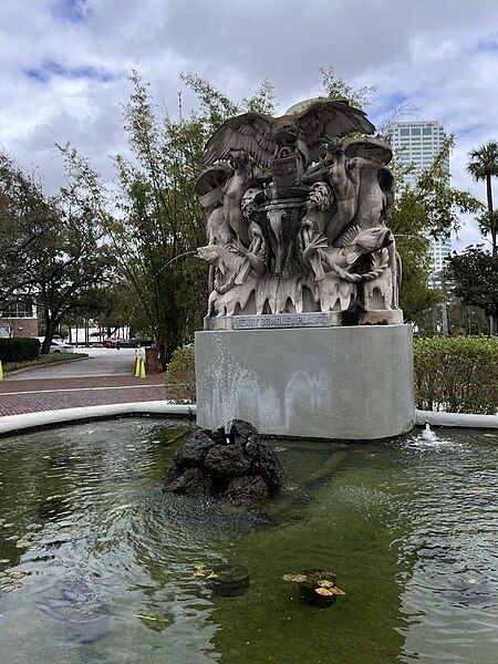 File:HenryBradleyPlantMemorialFountain.jpg