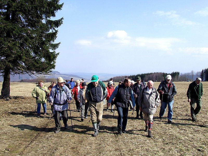 File:Hochrhöner wanderer.jpg