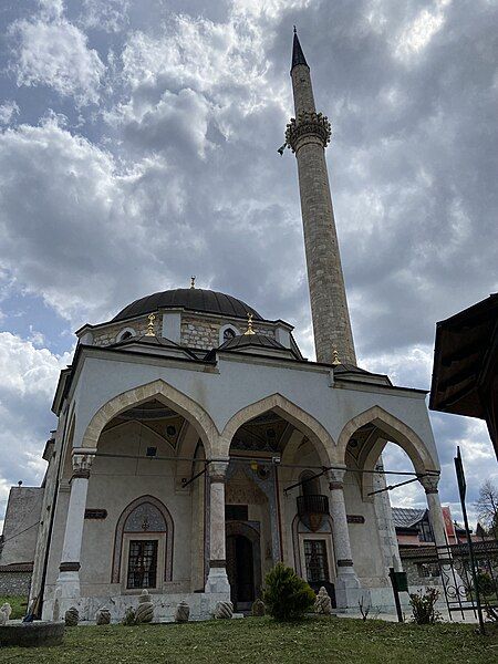 File:Husein-paša's Mosque Pljevlja.jpg