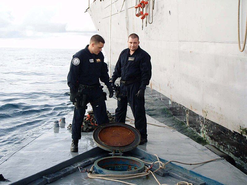 File:LEDET aboard semi-submersible.jpg