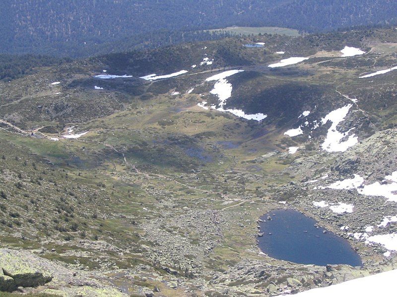 File:Lagunas de Peñalara.JPG