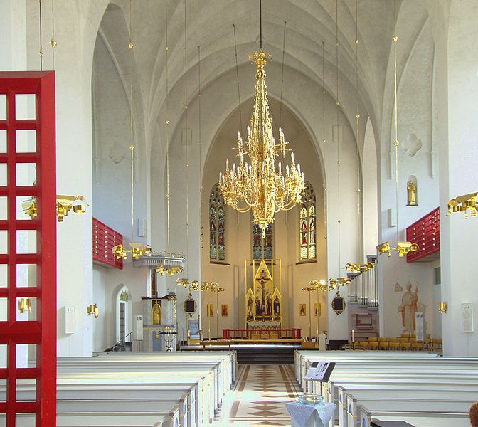 File:Luleå-cathedral-inside1.jpg