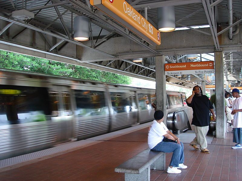 File:MARTA Oakland City.jpg