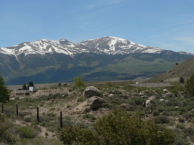 File:Mount Elbert.jpg