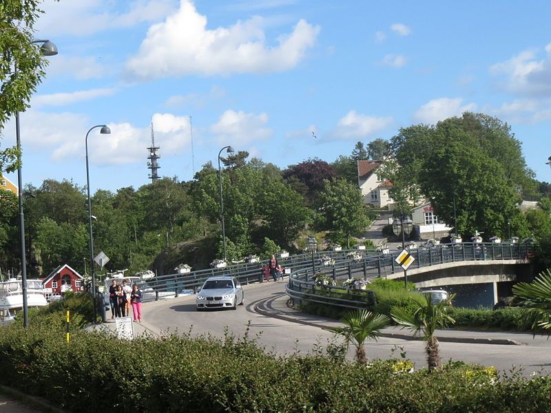 File:Odderøya bridge.JPG