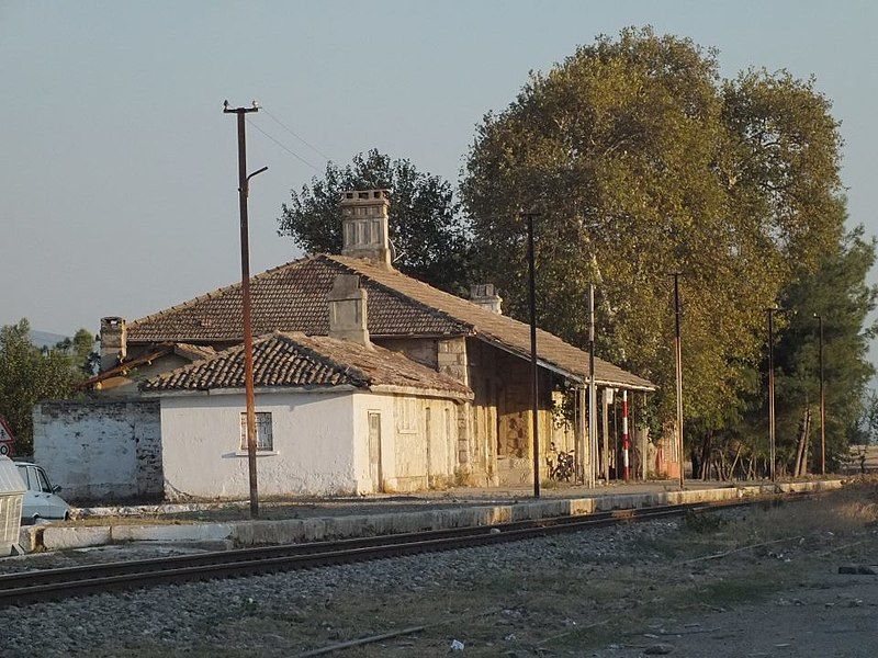 File:Old develiköy station.jpg