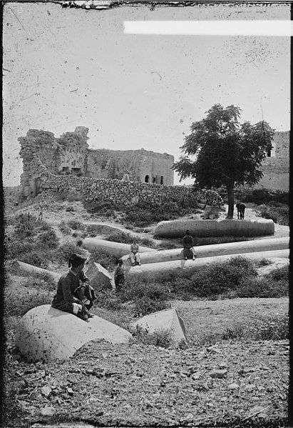 File:TyreLebanon CrusaderCathedral1900-20 LibraryOfCongress-MatsonCollection.jpg