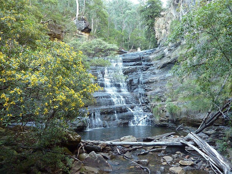 File:Victoria Cascades.jpg