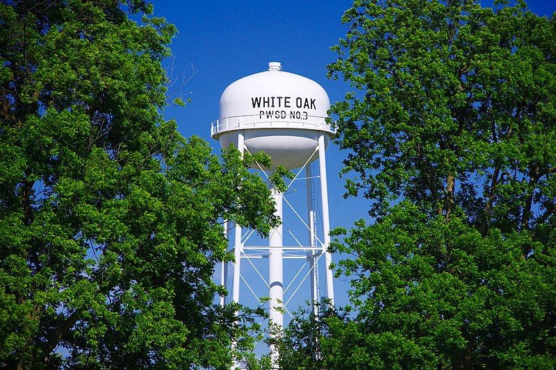 File:White-Oak-water-tower-mo.jpg