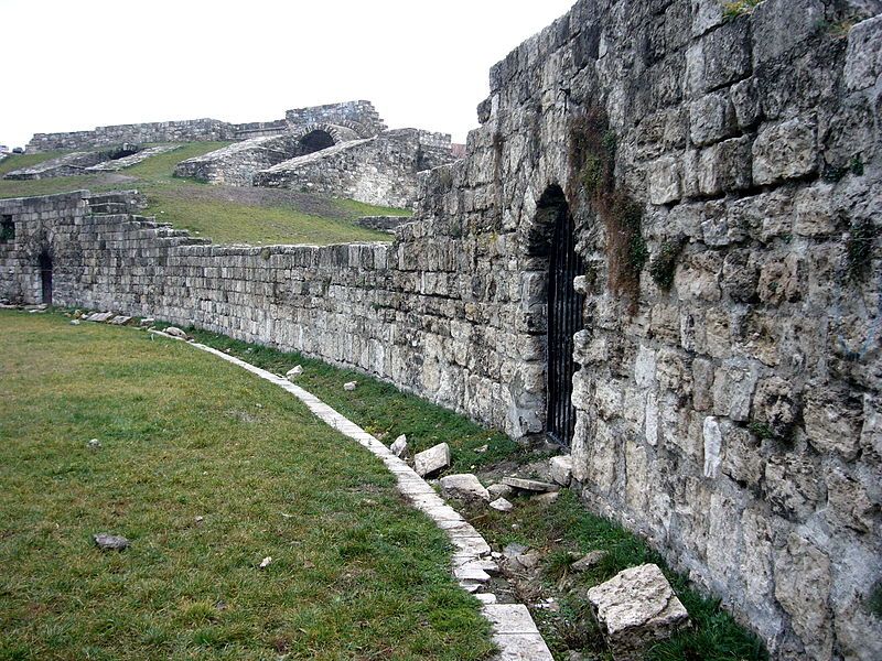 File:Aquincum Amphitheatre 01.jpg