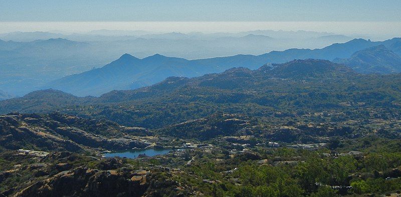 File:Arbuda Mountains.JPG