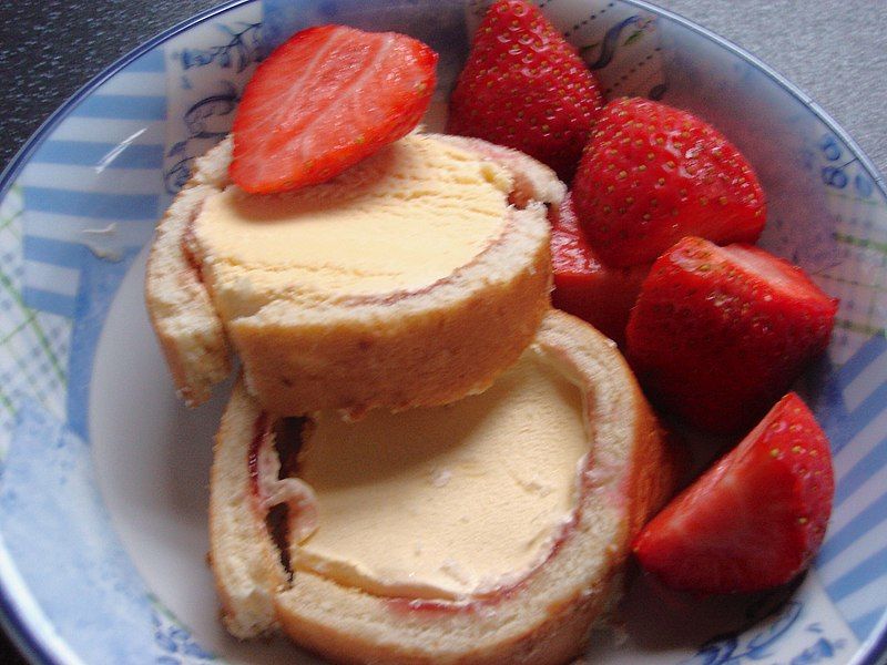 File:Arctic roll.jpg