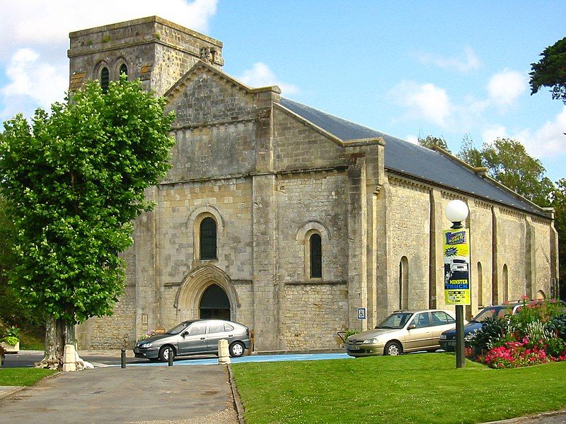 File:Basilique Notre-Dame-de-la-Fin-des-Terres Soulac-sur-Mer.jpg