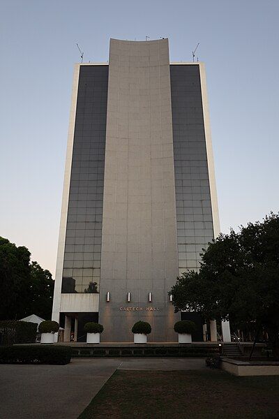 File:Caltech Hall 2022a.jpg