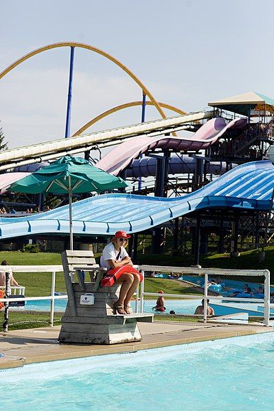 File:Canada's Wonderland (6176388683).jpg