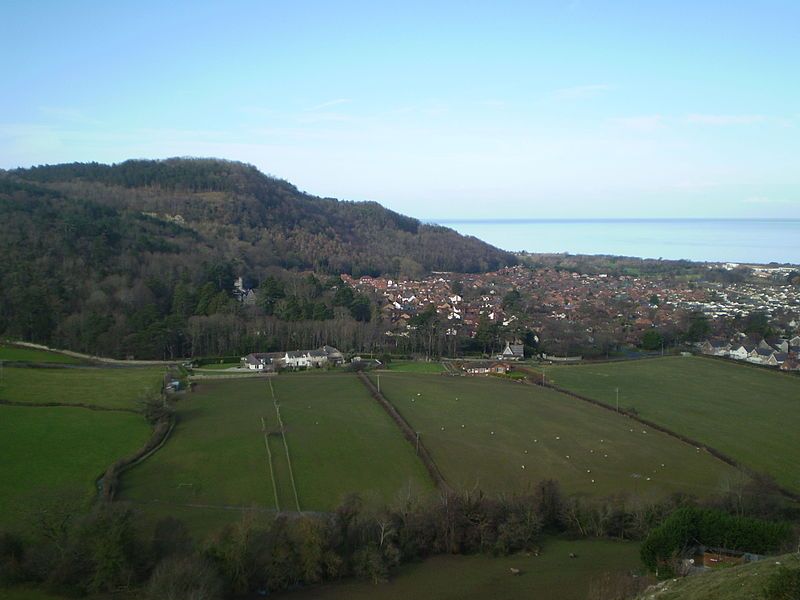 File:Castell Cawr.jpg