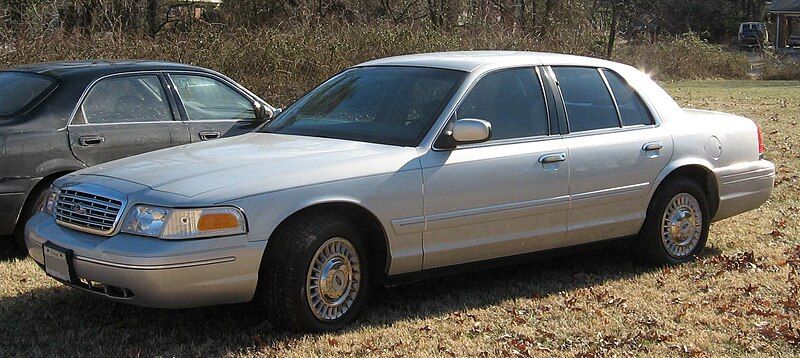 File:Ford-CrownVictoria.jpg