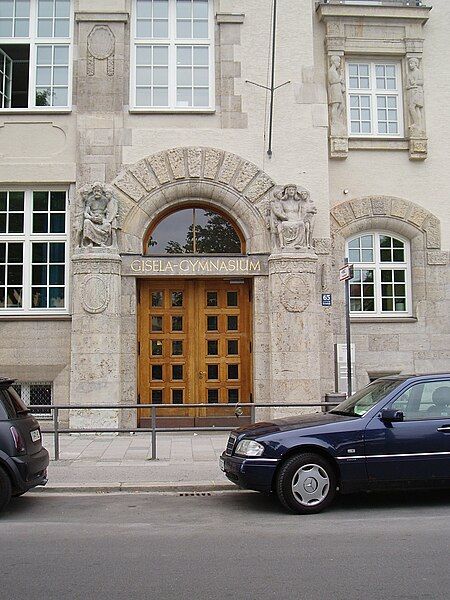 File:Gisela-Gymnasium-MainEntrance.jpg