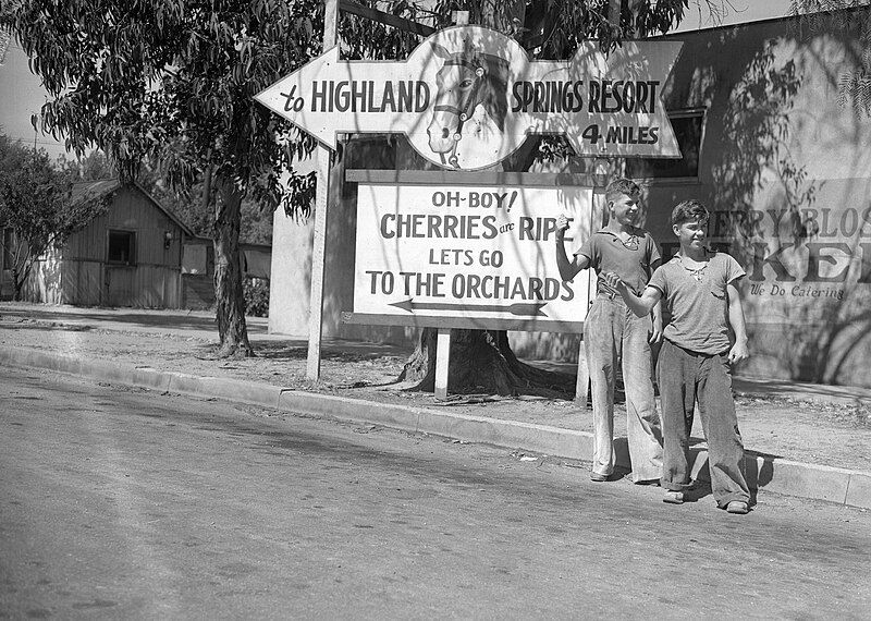 File:Hitchhikers, 1939.jpg