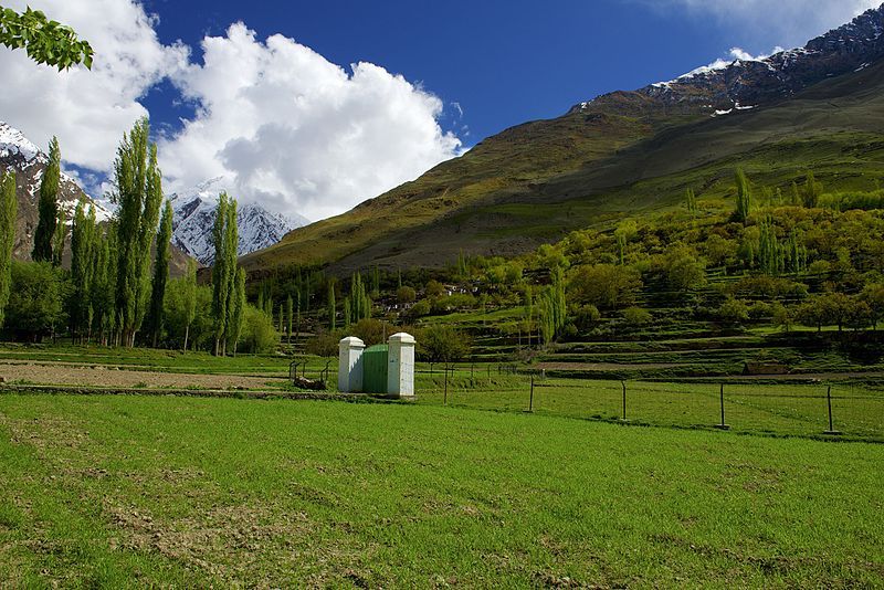 File:Hopar Valley.jpg