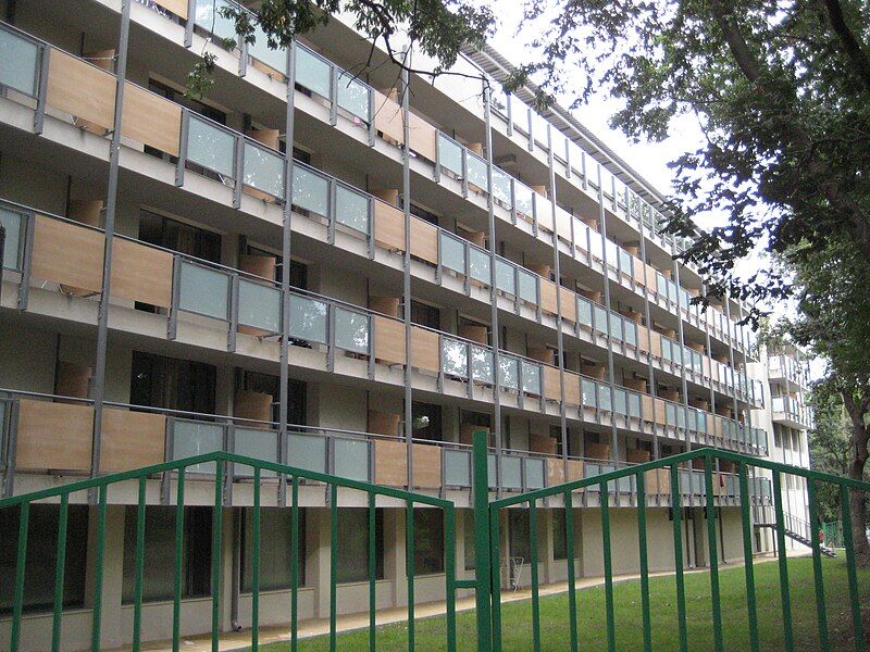 File:Hotel Longos.JPG