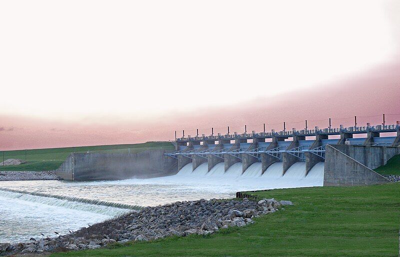 File:Lake Livingston Dam.jpg