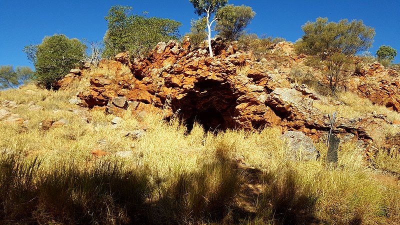 File:Lasseter's cave.jpg