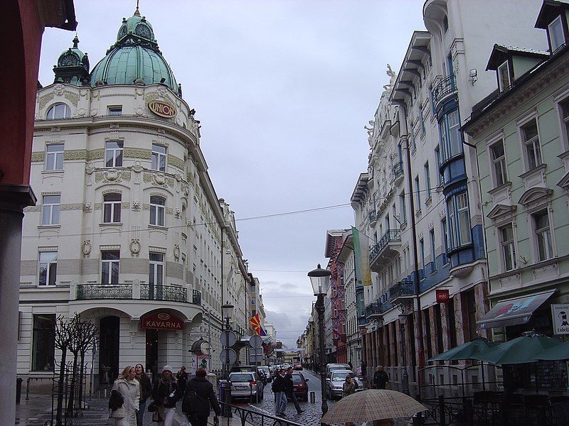 File:Ljubljana Miklošičeva cesta.JPG