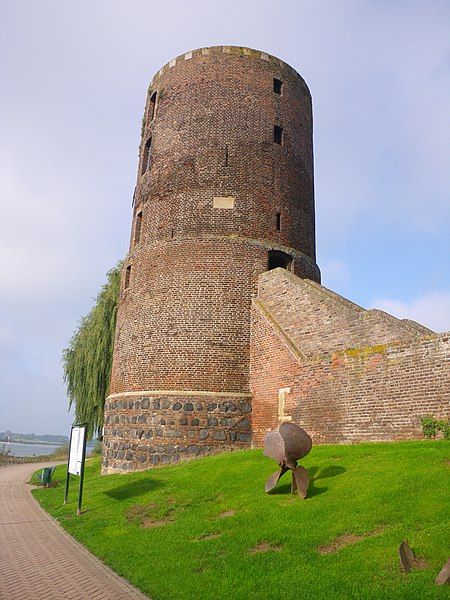 File:Mühlenturm Rees.jpg