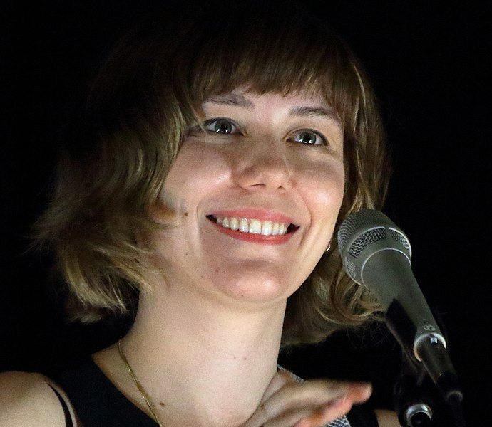 File:Molly Tuttle.jpg