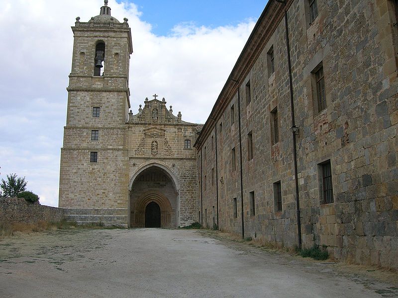 File:Monastère Irache.jpg