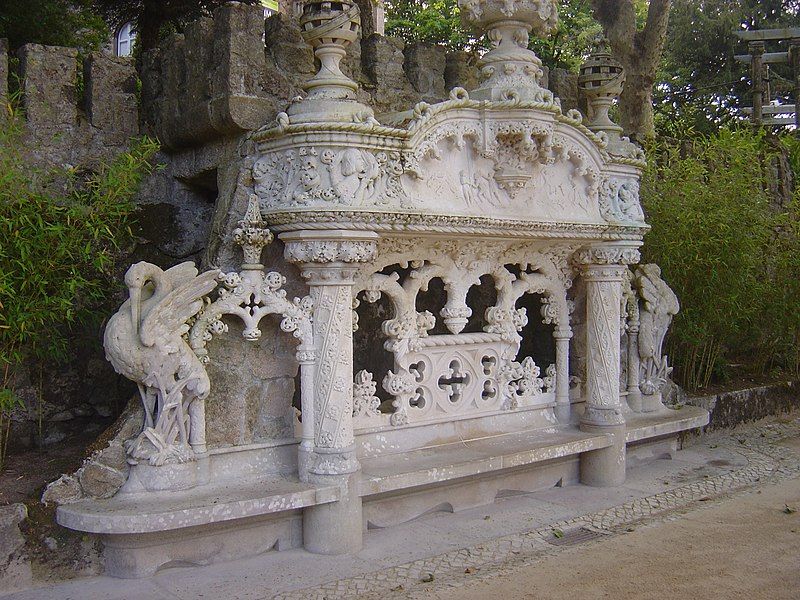 File:Regaleira bench 3.JPG