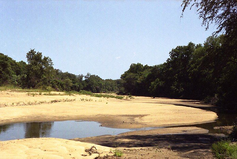 File:River bed (208372684).jpg