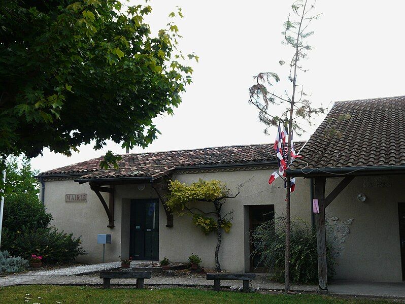 File:Sadillac mairie.JPG