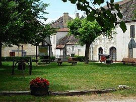 A view within Saint-Aubin-de-Lanquais