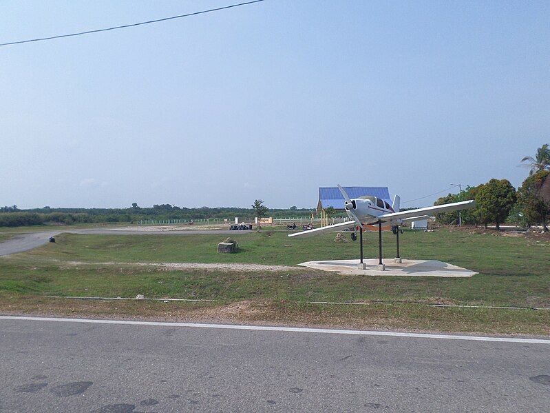 File:Sungai Rambai Aerodrome.JPG