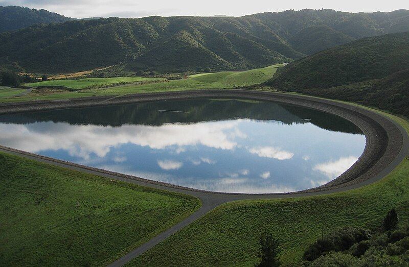 File:Upper Kaitoke reservoir.jpg