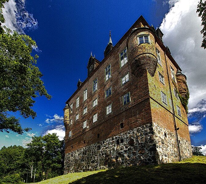 File:Wiks slott HDR.jpg