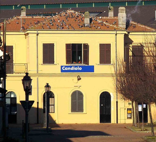 File:Candiolo stazione.jpg