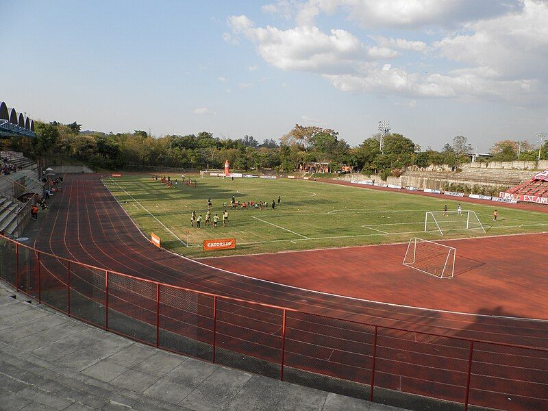 File:Estadio Universitario (UES).JPG