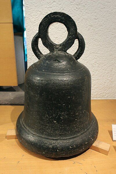 File:Hachen bell.jpg