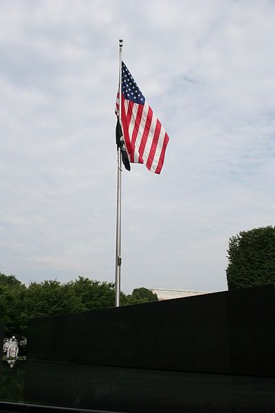 File:KoreanWarMemorialFlag.JPG