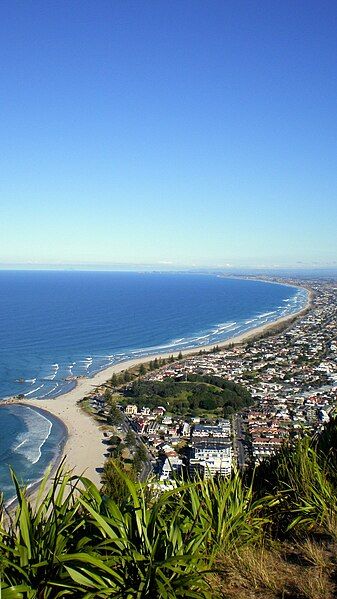 File:Mt Maunganui summit.jpg