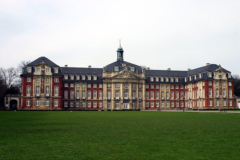 File:Muenster Schloss 4256.jpg