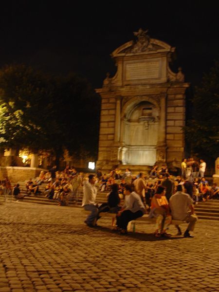 File:Piazza trilussa nightlife.jpg