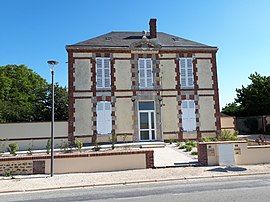 The town hall in Réclainville